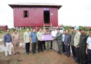 ផ្ទះ៤៧ខ្នង អំណោយរបស់សម្ដេចតេជោ ហ៊ុន សែន ត្រូវបានប្រគល់ជូនអតីតយុទ្ធជន